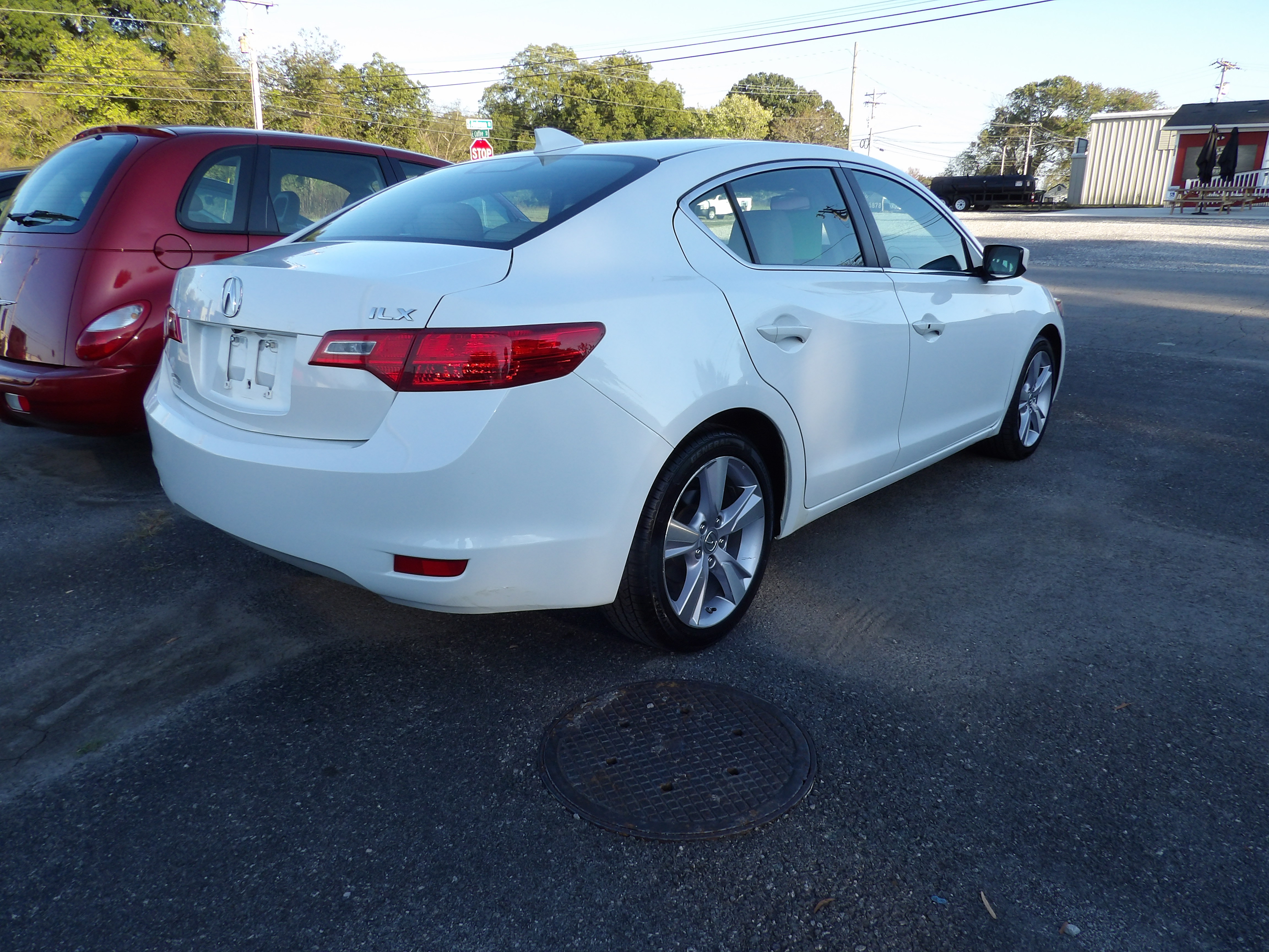 Used 2015 Acura ILX w/ Technology Package FWD image 3