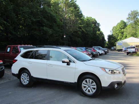 Used 2015 Subaru Outback 2.5i Premium AWD/4WD image 10