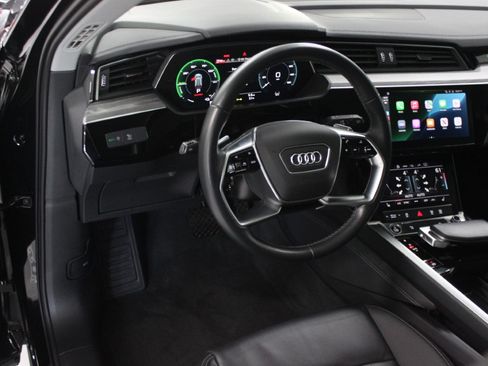 Used 2024 Audi Q8 e-tron Premium image 17