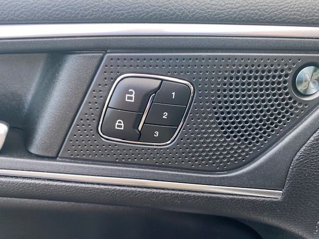 Used 2022 Ford Edge AWD ST image 19
