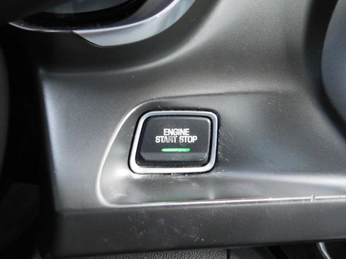 Used 2019 Chevrolet Camaro LT Coupe RWD image 14