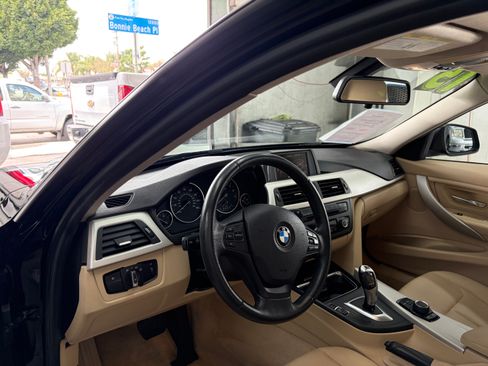 Used 2015 BMW 320i Sedan RWD image 12