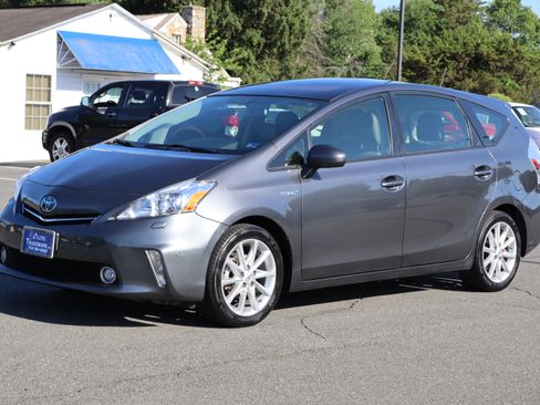 Used 2014 Toyota Prius V Five Wagon 4D FWD image 2
