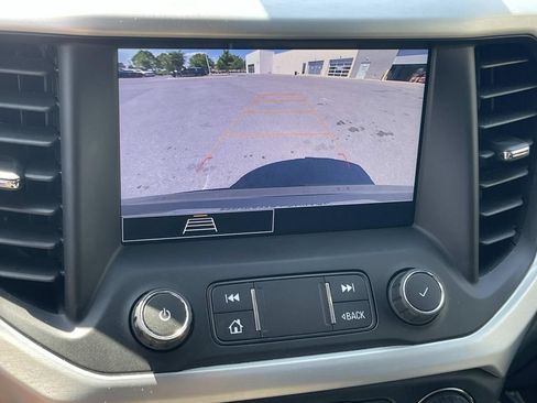 Used 2021 GMC Acadia SLE FWD image 30