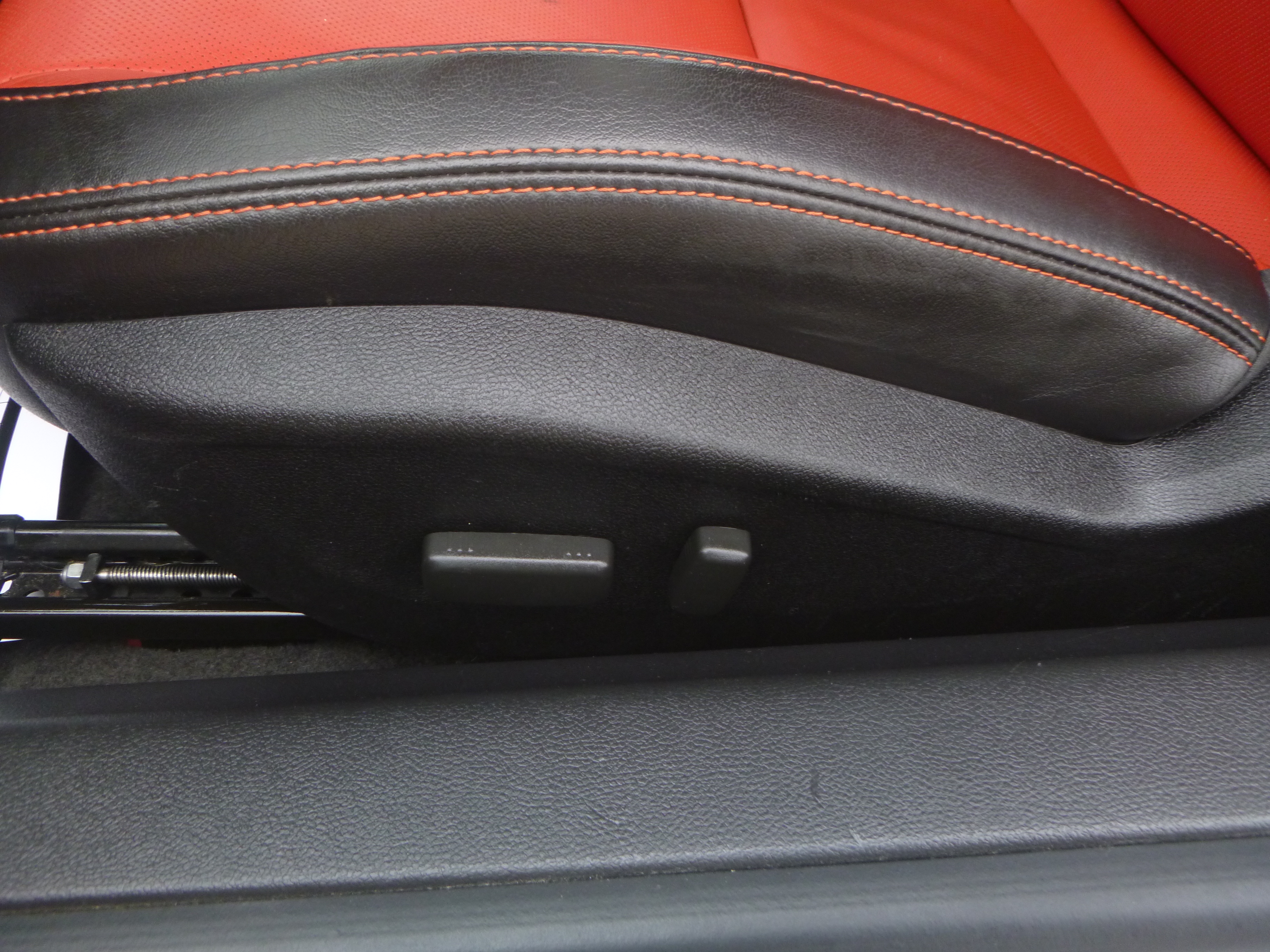 Used 2011 Chevrolet Camaro SS Coupe w/ 2SS RWD image 16