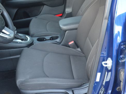 Used 2020 Kia Forte LXS image 9