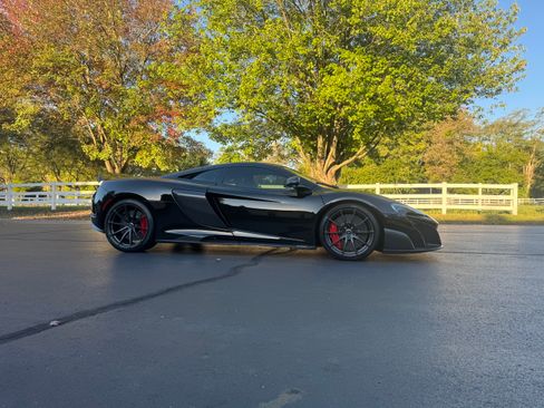 Used 2016 McLaren 675LT Coupe RWD image 8
