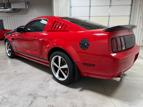 Used 2007 Ford Mustang GT Deluxe RWD image 8