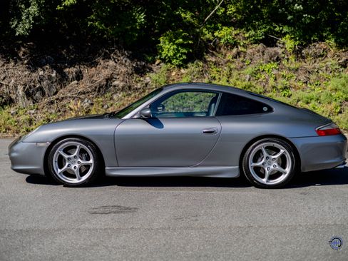 Used 2002 Porsche 911 Carrera RWD image 8