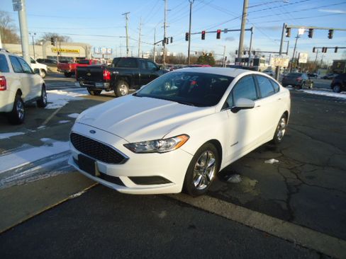 Used 2018 Ford Fusion SE image 12