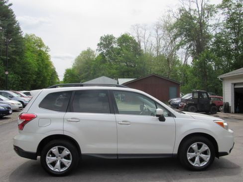 Used 2015 Subaru Forester 2.5i Limited AWD/4WD image 9
