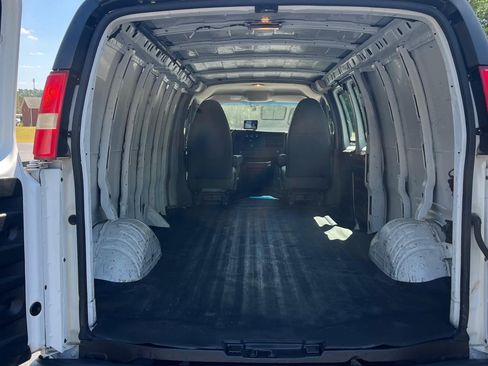 Used 2012 Chevrolet Express 2500 image 8