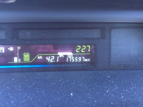 Used 2012 Toyota Prius V image 14