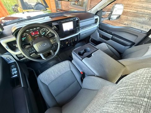 Used 2024 Ford F350 4x4 Crew Cab Super Duty image 16