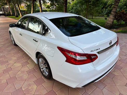 Used 2016 Nissan Altima 2.5 SV image 5