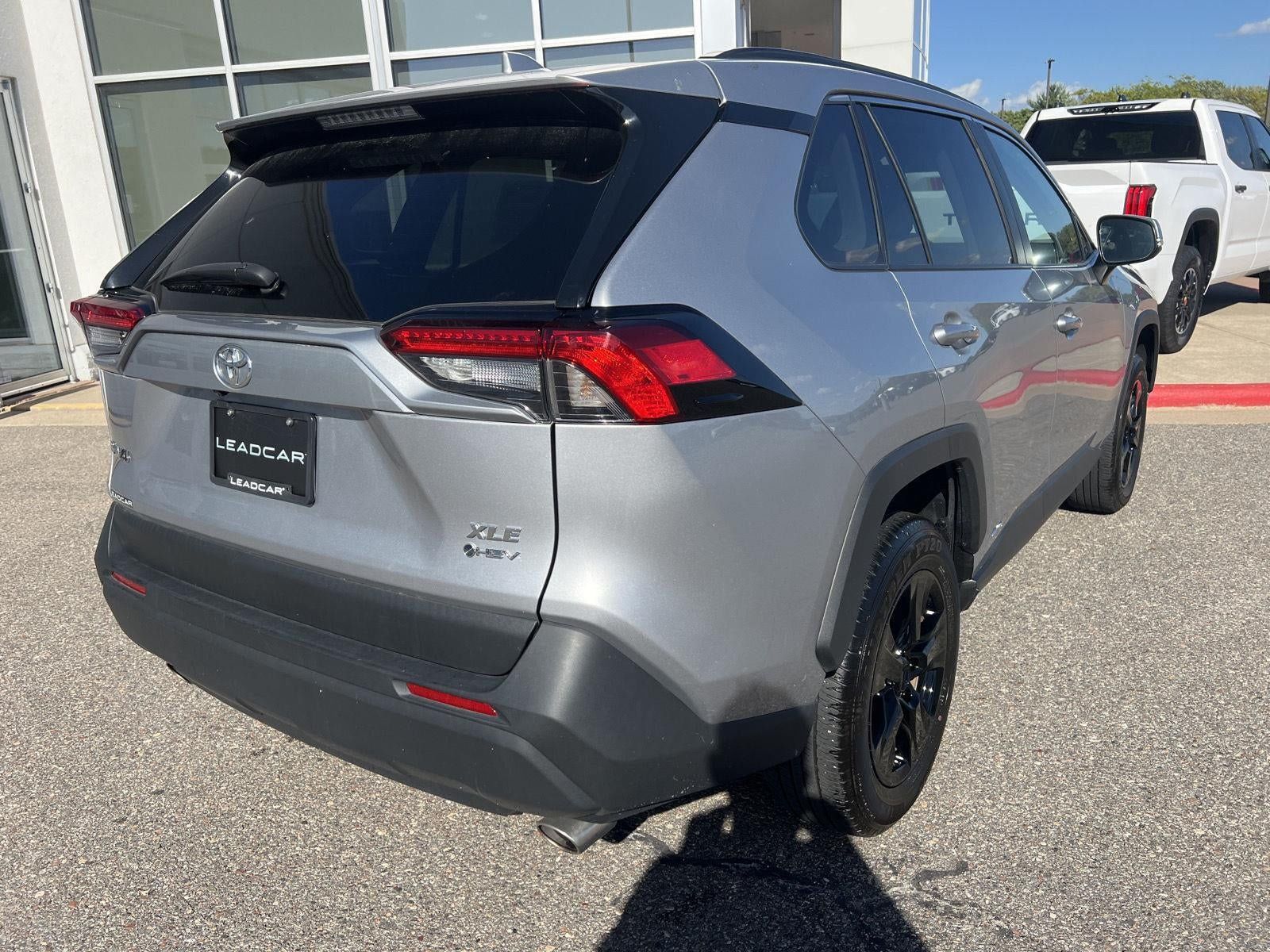 Used 2025 Toyota RAV4 XLE AWD/4WD image 22