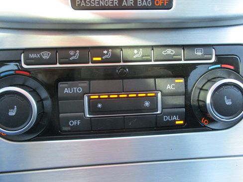 Used 2009 Volkswagen CC Luxury FWD image 42