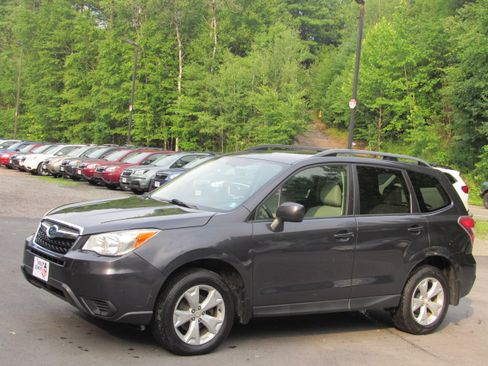 Used 2016 Subaru Forester 2.5i Premium AWD/4WD image 2