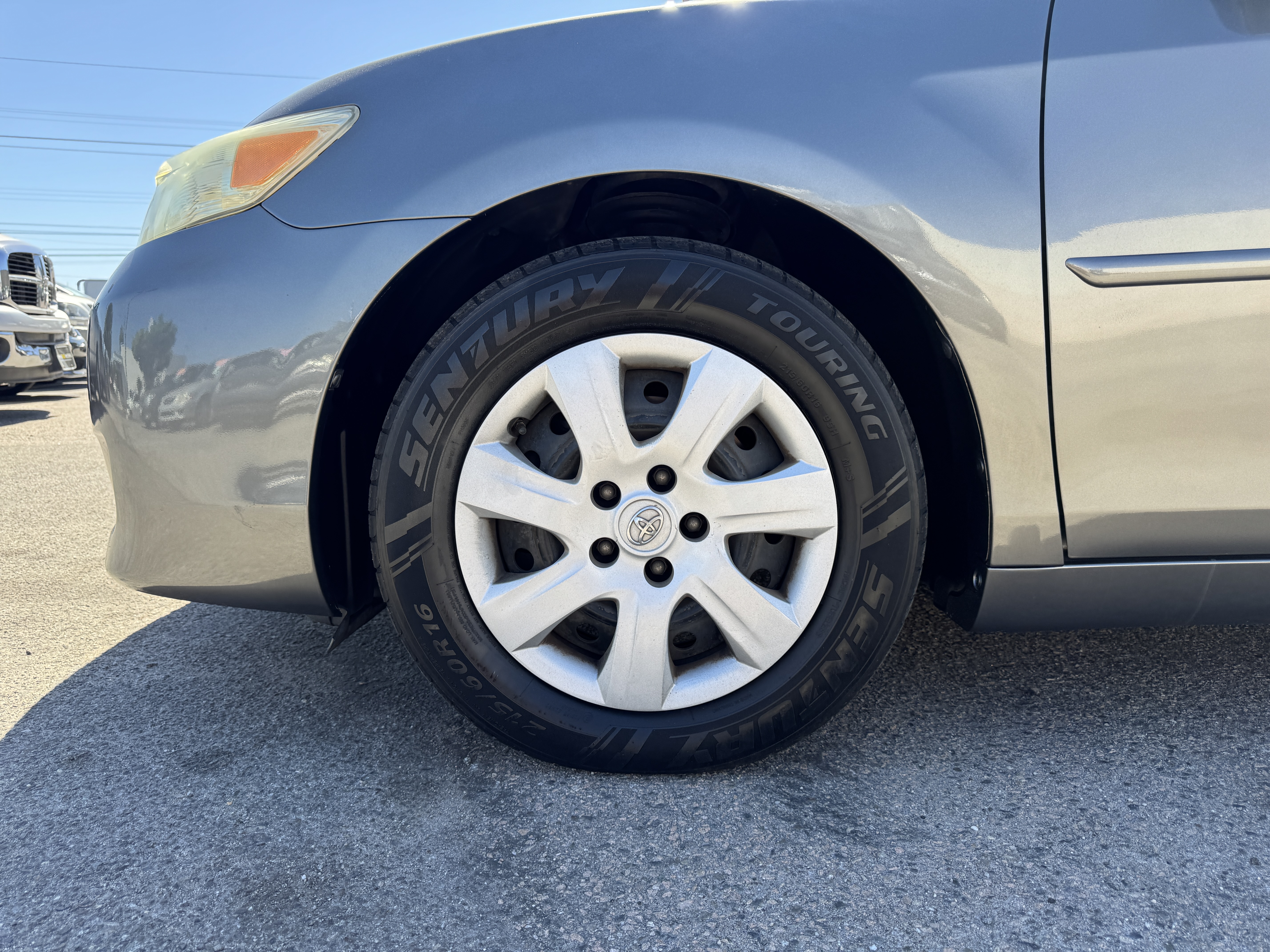 Used 2011 Toyota Camry LE FWD image 14