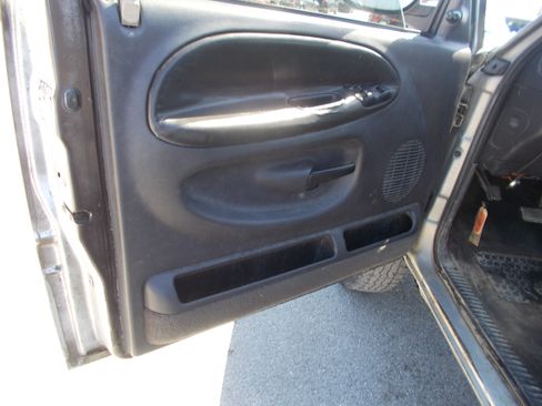 Used 2000 Dodge Ram 2500 Truck image 5