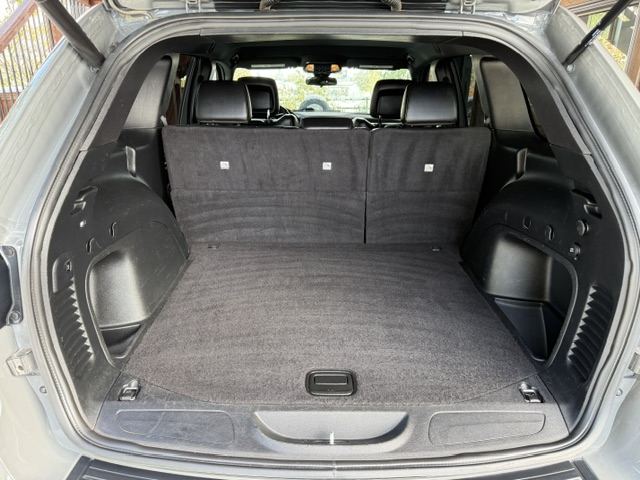 Used 2021 Jeep Grand Cherokee 4WD Laredo image 17