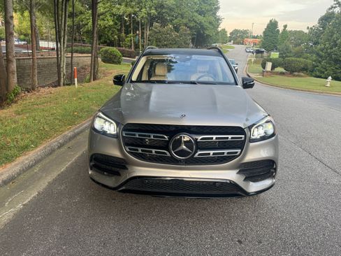 Used 2022 Mercedes-Benz GLS 450 image 2