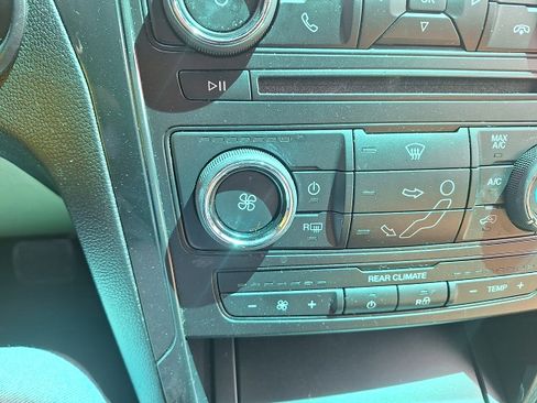 Used 2016 Ford Explorer image 9