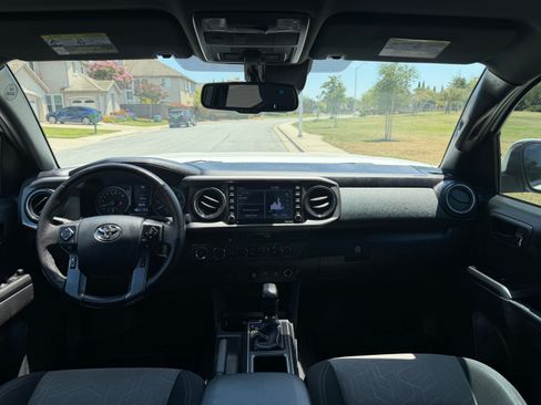 Used 2023 Toyota Tacoma 4x4 TRD Off-Road image 16