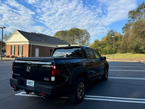 Used 2021 Honda Ridgeline Sport image 6