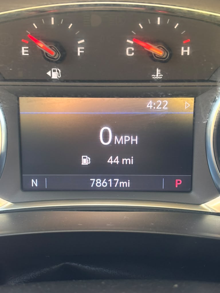 Used 2023 Chevrolet Traverse FWD LT image 13