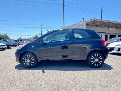 Used 2008 Toyota Yaris 2-Door Hatchback FWD image 4