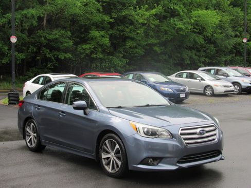 Used 2015 Subaru Legacy 2.5i Limited AWD/4WD image 9