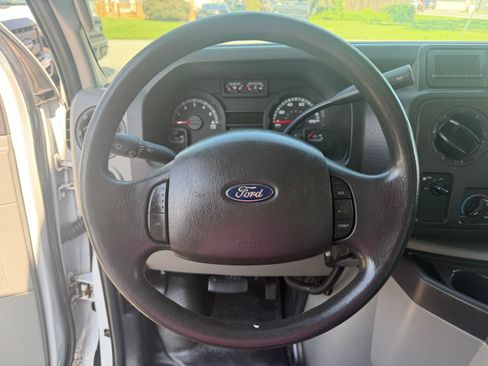 Used 2016 Ford E-350 and Econoline 350 Super Duty RWD image 15