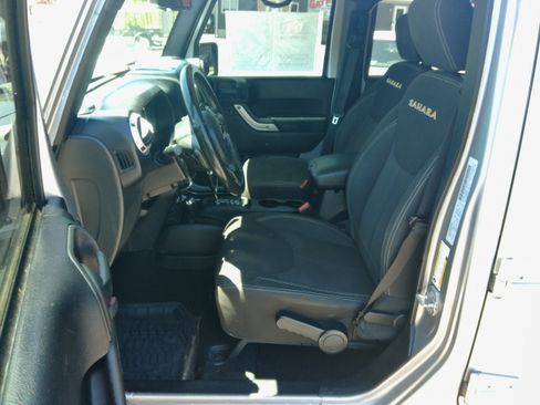 Used 2015 Jeep Wrangler 4WD Unlimited Sahara image 27
