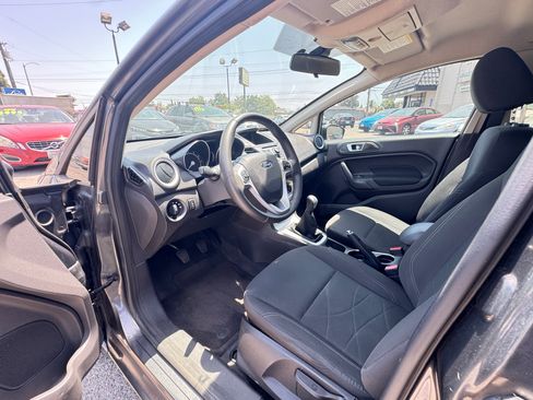 Used 2015 Ford Fiesta SE Hatchback FWD image 17