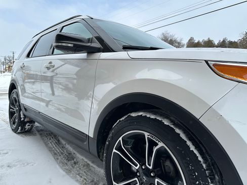 Used 2015 Ford Explorer Sport image 10
