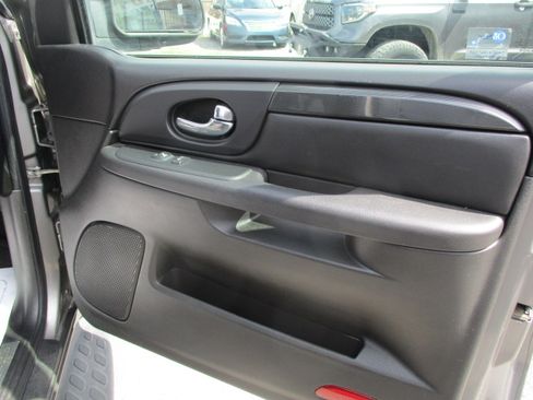 Used 2007 GMC Envoy SLE image 29