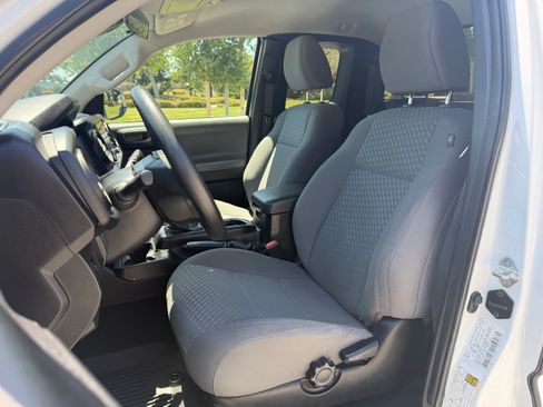 Used 2022 Toyota Tacoma 2WD Access Cab image 6