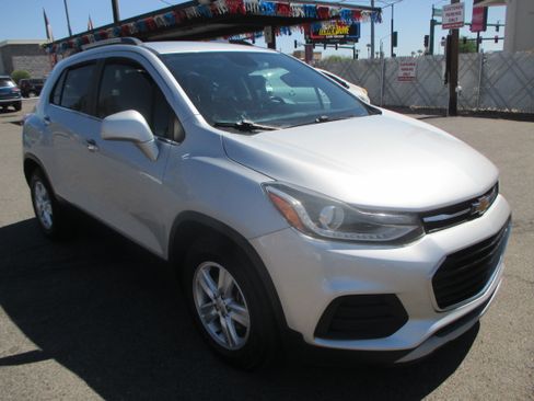 Used 2017 Chevrolet Trax FWD LT w/ 1LT image 13