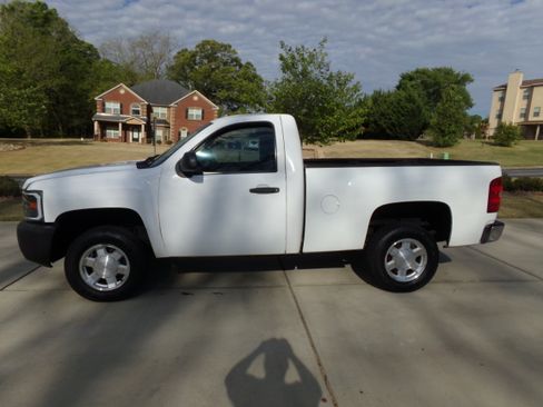 Used 2007 Chevrolet Silverado 1500 W/T RWD image 2