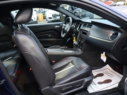 Used 2011 Ford Mustang GT Premium image 18