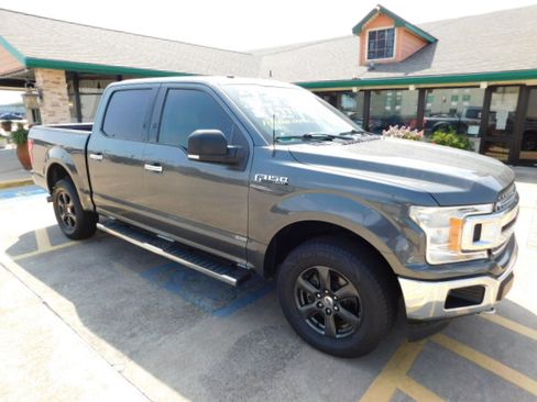 Used 2018 Ford F150 4x4 SuperCrew image 2