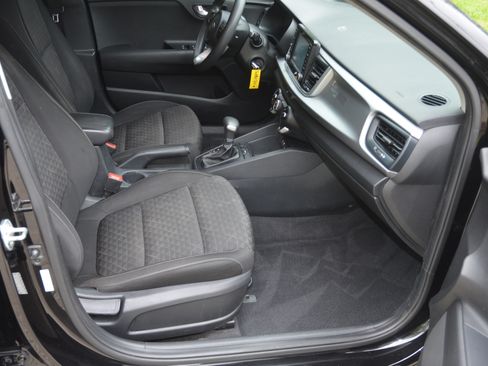 Used 2020 Kia Rio S Hatchback FWD image 11