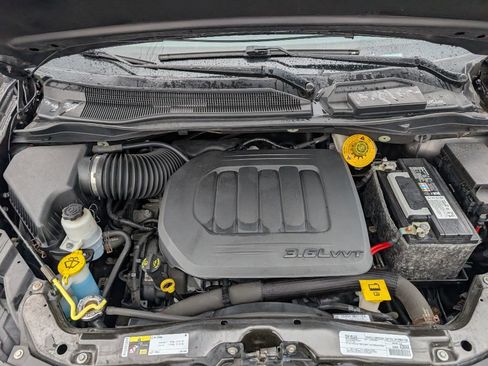 Used 2019 Dodge Grand Caravan GT image 16