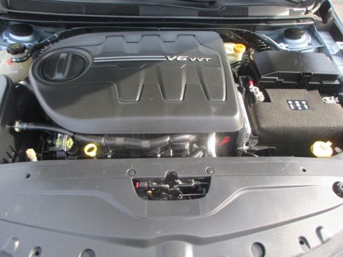 Used 2015 Chrysler 200 C FWD image 17