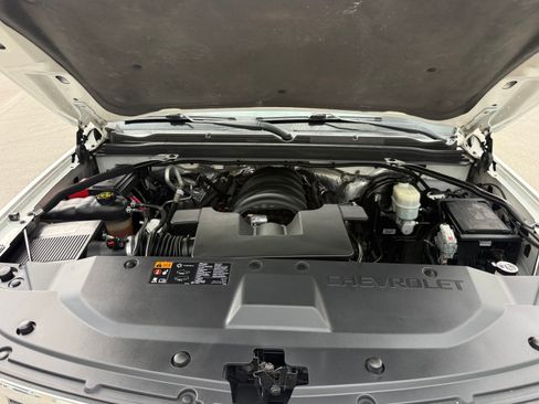 Used 2015 Chevrolet Suburban LS RWD image 18