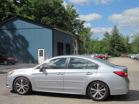 Used 2016 Subaru Legacy 2.5i Limited AWD/4WD image 4