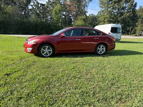 Used 2015 Nissan Altima 2.5 SV FWD image 1