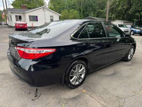 Used 2017 Toyota Camry SE Sedan FWD image 5