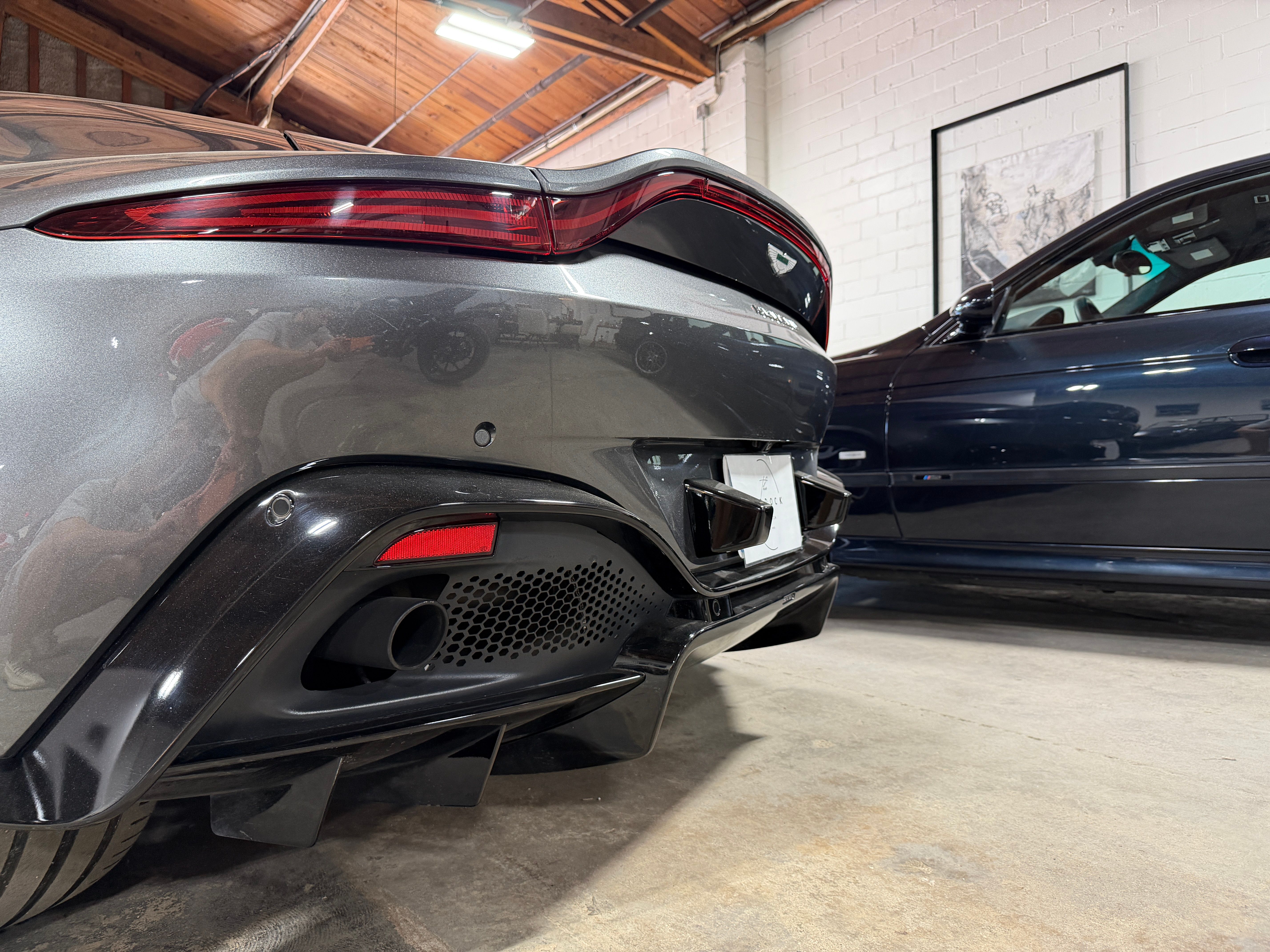 Used 2019 Aston Martin V8 Vantage Coupe RWD image 25